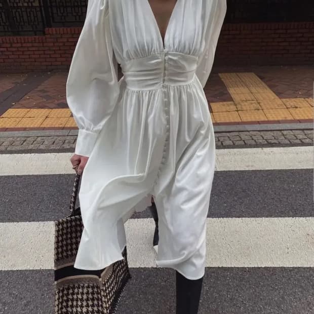 새상품 ) 화이트 비너스라인 로브원피스