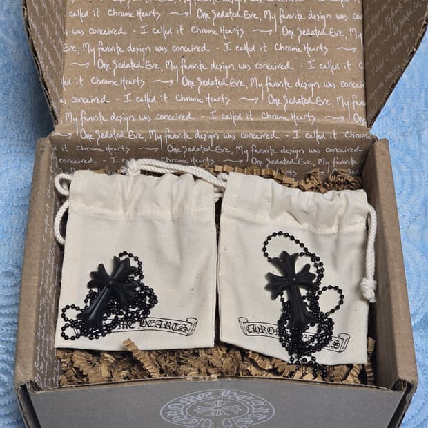 크롬하츠 실리크롬 CH 크로스 펜던트 블랙 2025