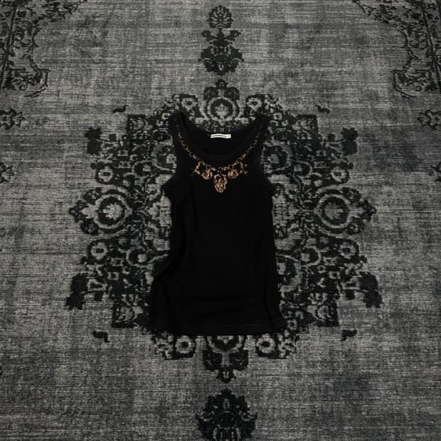 Semantic design 00s skull necklace sleev