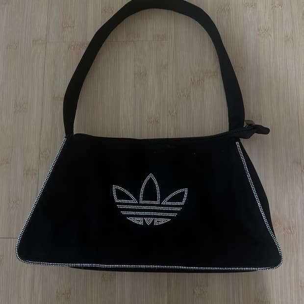 아디다스 오리지널 핸드백 블랙 스웨이드