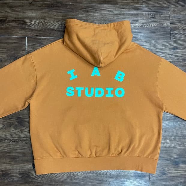 아이앱스튜디오 IAB STUDIO 후드티