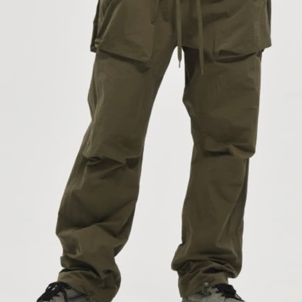 엑스트라오디너리 블랙 팬츠