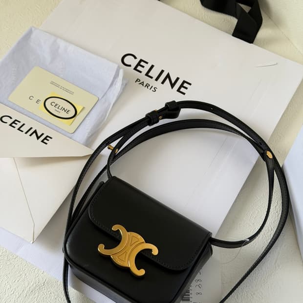 셀린느 트리오페 미니백 블랙 전시급 상품