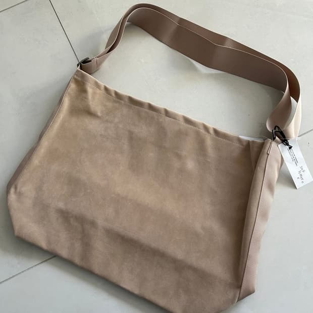 ECO SUEDE SHOULDER BAG 친환경 스웨이드 숄더백