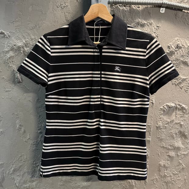 2 버버리BURBERRY 런던 스트라이프 반팔 집업 카라티 블랙