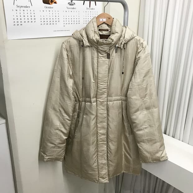 발망 은장 로고 후드 롱패딩