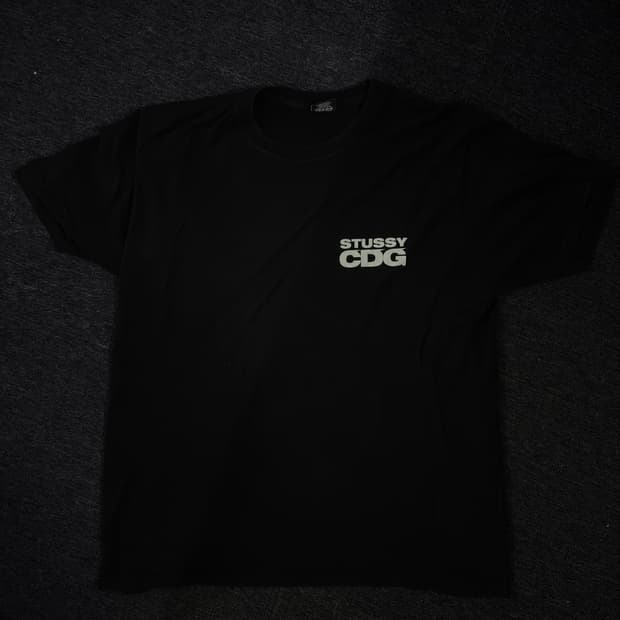 스투시 X CDG 서프맨 티셔츠 블랙