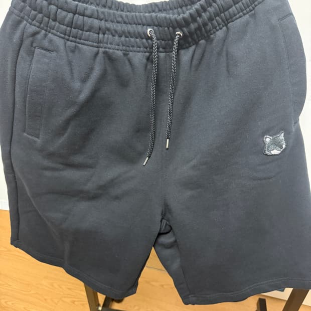 (정가 27만원) 메종키츠네 반바지 XL 블랙