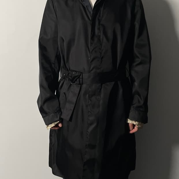 프라다 리나일론 벨티드 트렌치 코트 (on.127)  