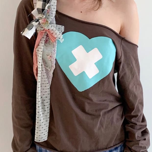 샵페어리 cherish heart cut off t-shirt brown