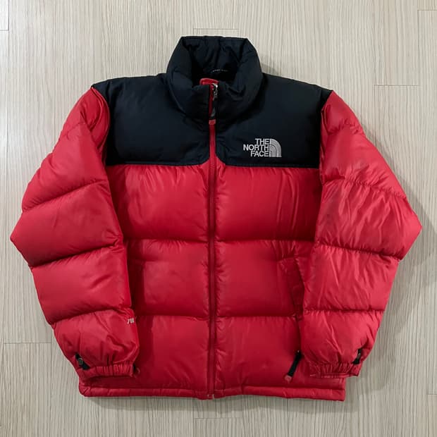 노스페이스 700 눕시 패딩 검빨