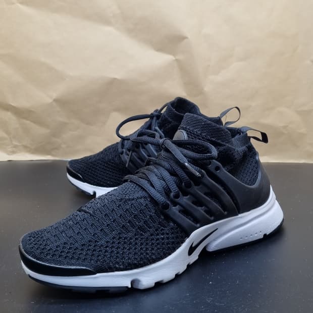 나이키 에어 프레스토 플라이니트 운동화235