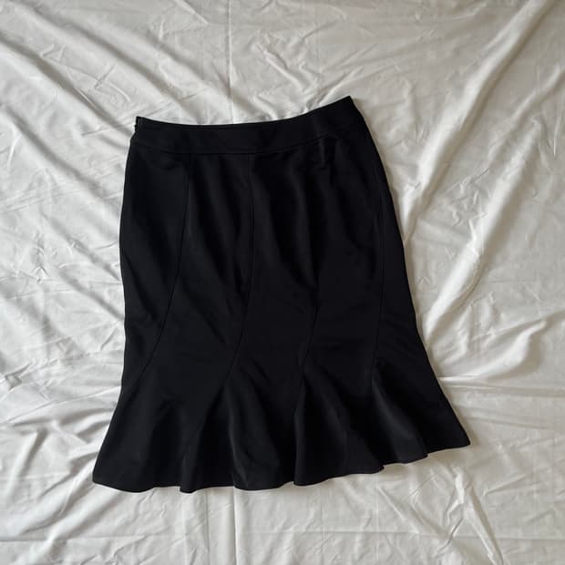 Black midi skirt 