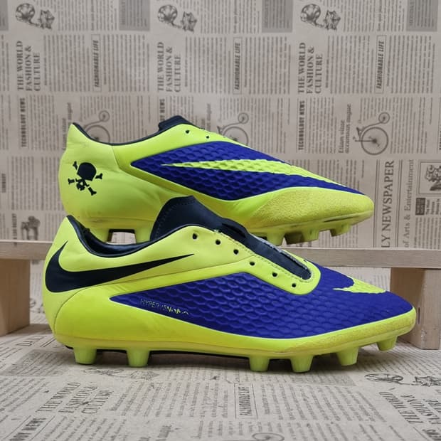 나이키 하이퍼베놈 축구화275
