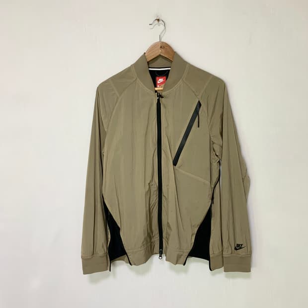 나이키 사선 지퍼 디테일 바람막이 블루종 자켓 베이지 브라운 M