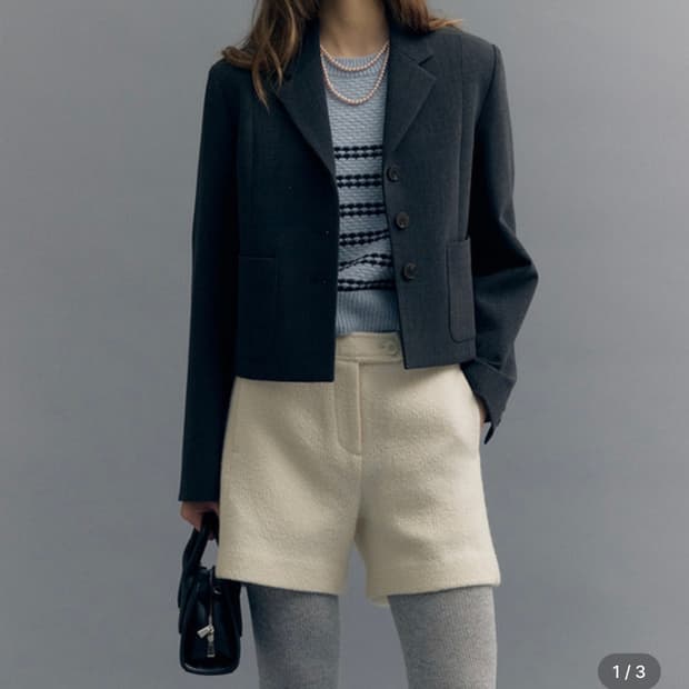 MOAT 모우트 3버튼 크롭 자켓 (더스트 그레이)