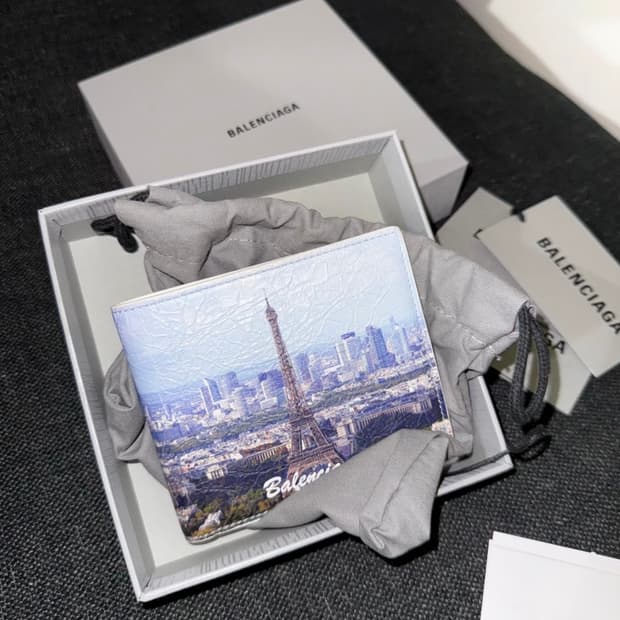 발렌시아가 한정판 남자 반지갑