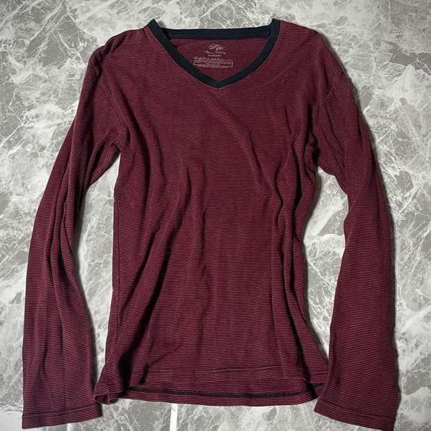 stripe v neck sleeve t