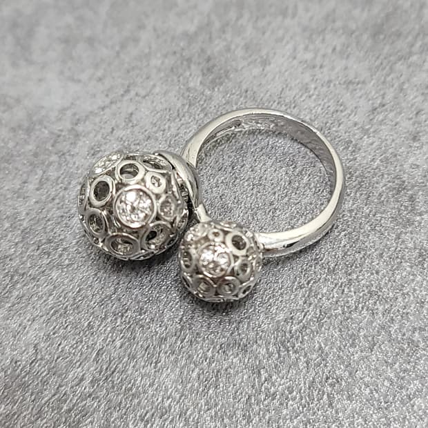 unique ring
