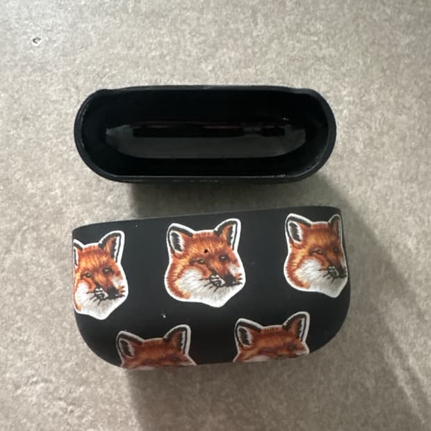 에어팟 프로2 메종 키츠네 케이스