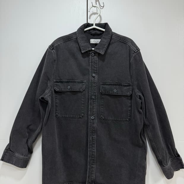 COS 블랙 데님 셔츠