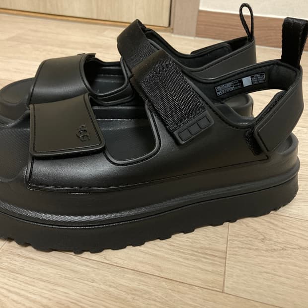 어그 골든글로우 샌들 250(255) 판매