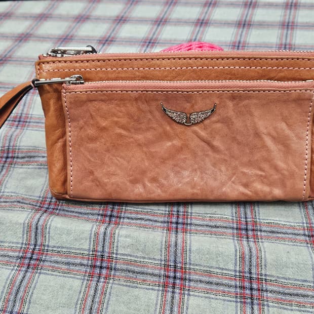 자딕앤볼테르(Zadig & Voltaire) 램스킨 지퍼 지갑 파우치