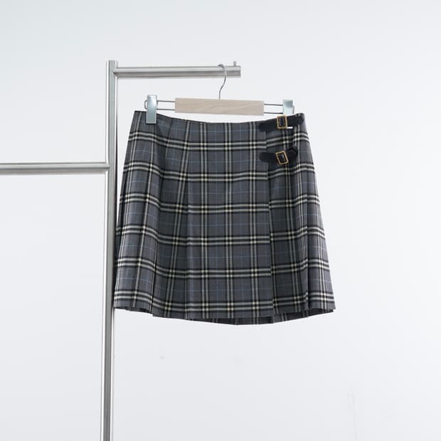 Burberry 블루라벨 노바체크 버클 포인트 숏스커트
