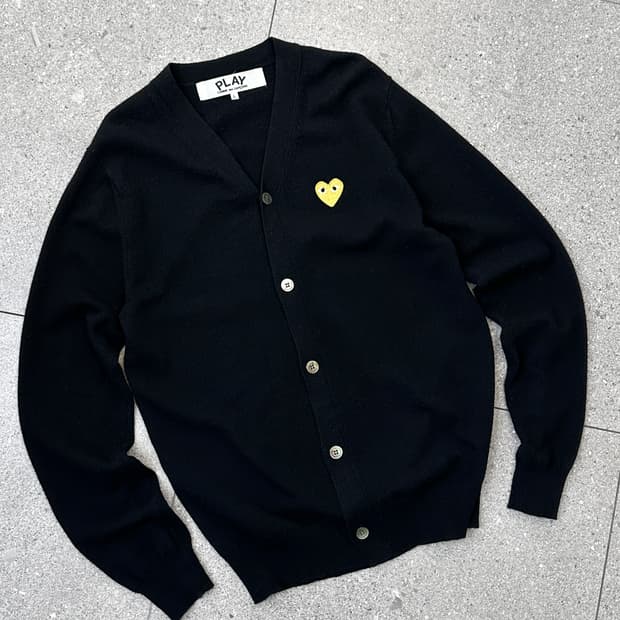 꼼데가르송 플레이 하트 와펜 울 가디건