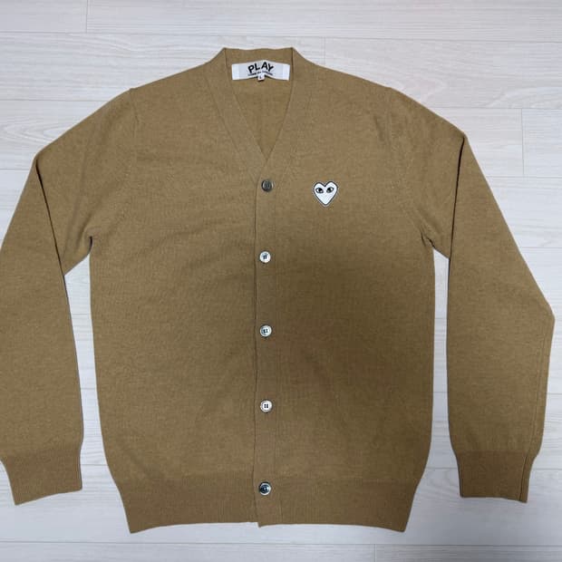 꼼데가르송 플레이 가디건 L 카멜