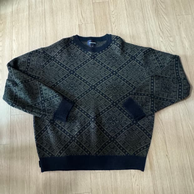 디스이즈네버뎃 니트 M사이즈