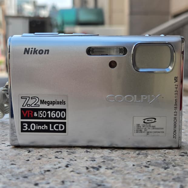 니콘디카 쿨픽스 s50 실버 디카