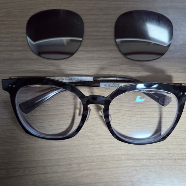 베이프 금장 선글라스