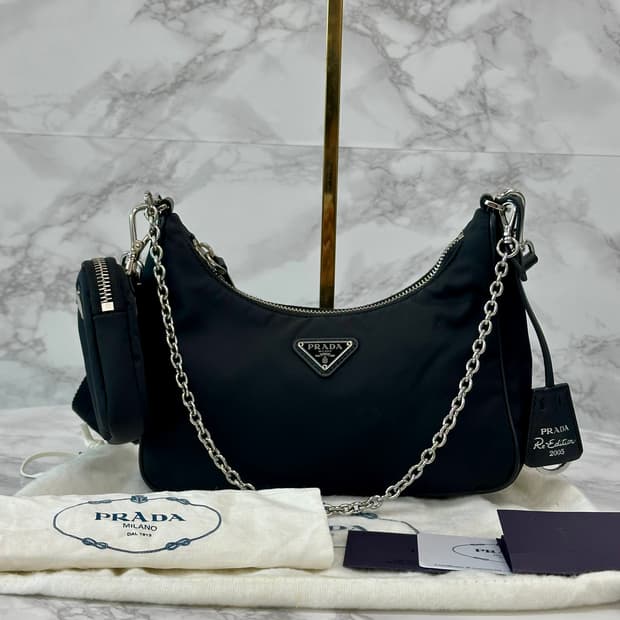 프라다 2005 리에디션 백