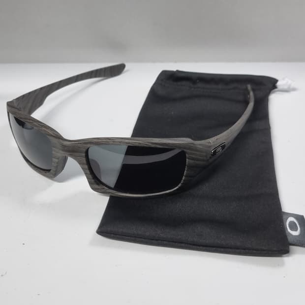 오클리 뉴 파이브 스퀘어드 우드그레인 미사용