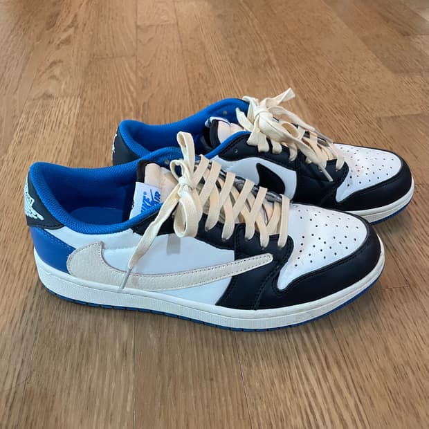 조던1 트래비스 스캇 프라그먼트 로우 265