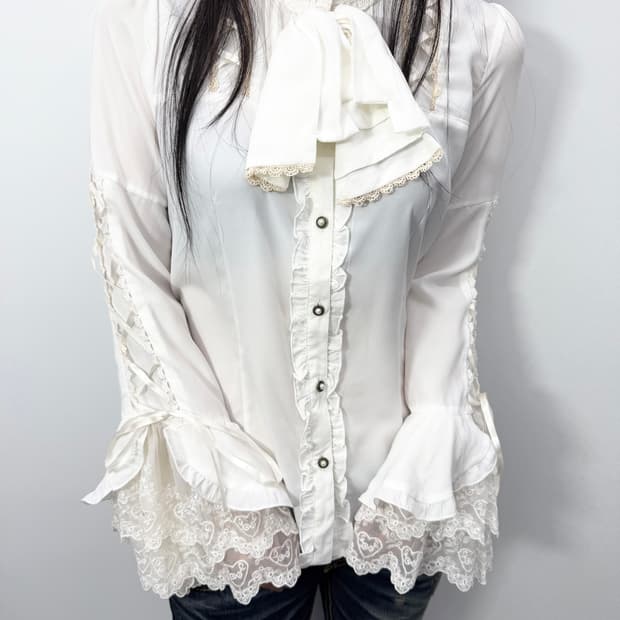 Axes Femme Kawaii lace-up shirts