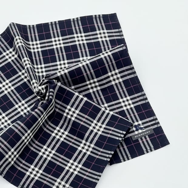 (새상품) burberry/ 버버리 쁘띠스카프 손수건