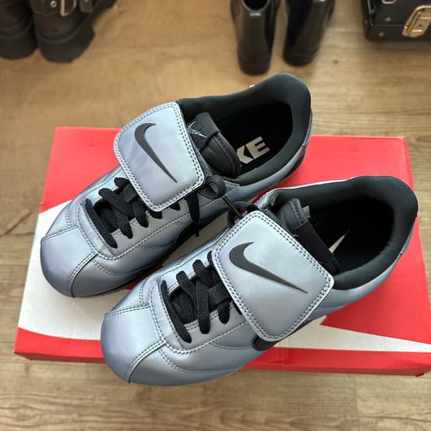 [235] 나이키 코르테즈 SE 메탈릭 쿨 그레이 블랙