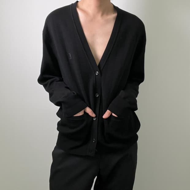 YSL 입생로랑 뿌르 옴므 블랙 브이넥 가디건 100