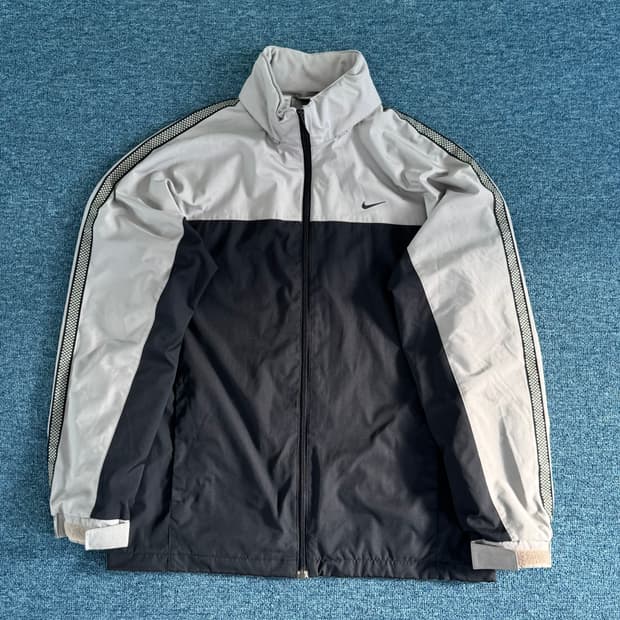 나이키 올드스쿨 스우시 바람막이 L