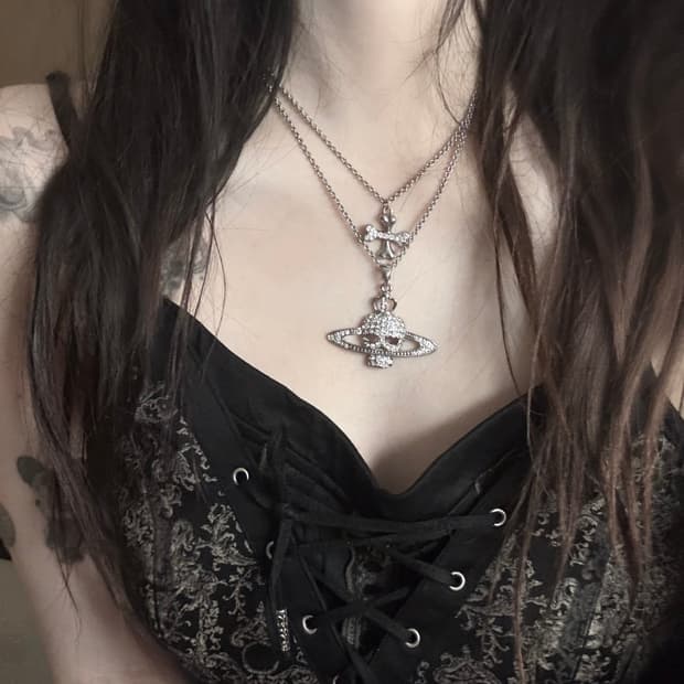 비비안웨스트우드 Vivienne westwood 해골orb 레이어드 큐빅