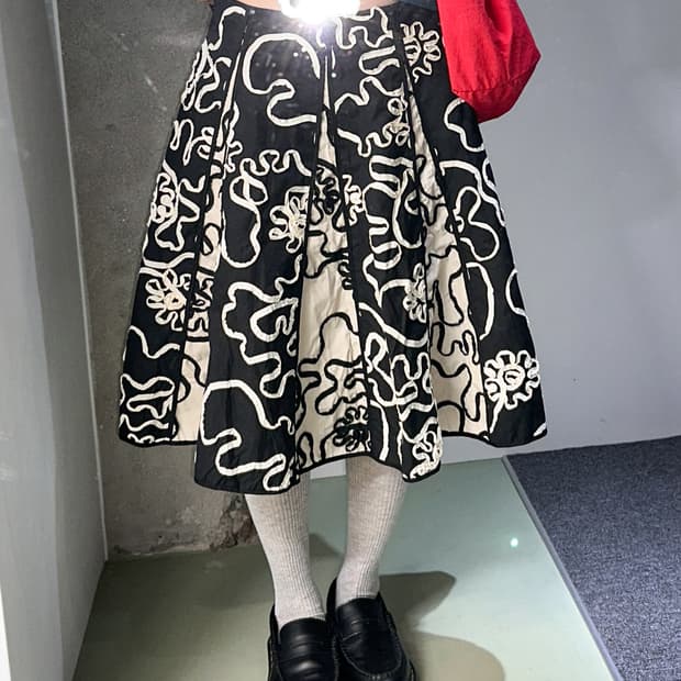 line flower midi skirt