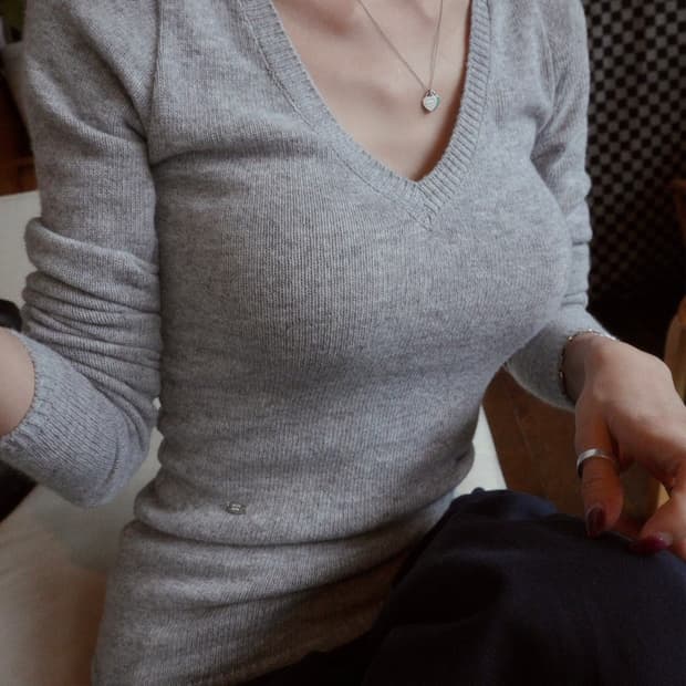 페일제이드 딥 브이넥 울 니트 - 멜란지 그레이