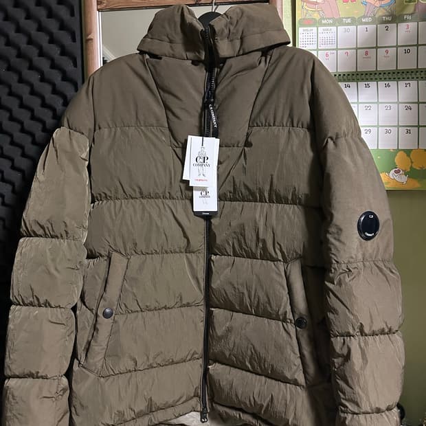 Cp컴퍼니 가먼트다잉 크롬 패딩