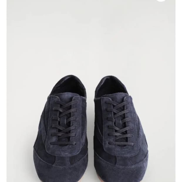 cos 코스 미니멀 스웨이드 트레이너 스틸블루 42 새상품