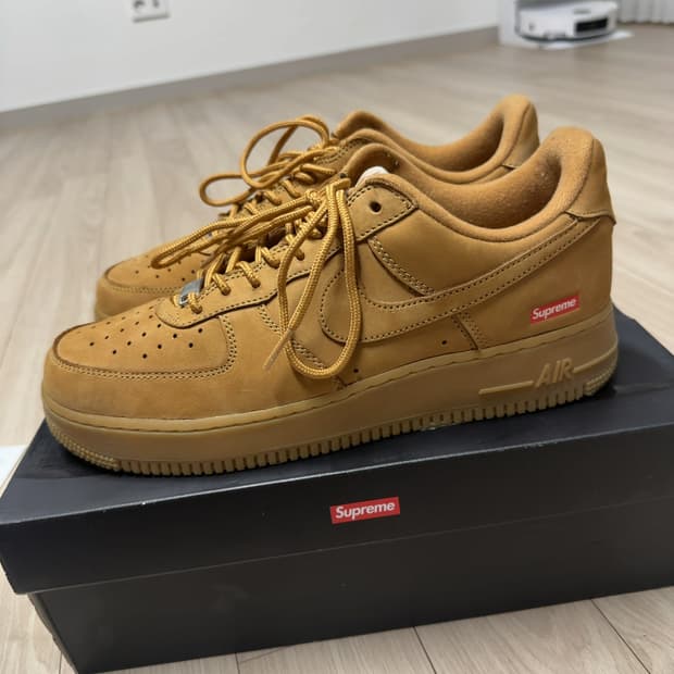 나이키 슈프림 에어포스 된장 275
