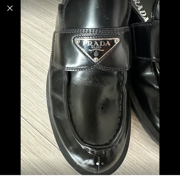 프라다 브러시드 뮬