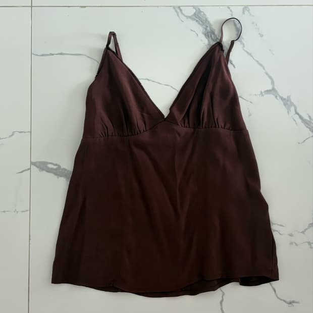Zara 브라운 슬리브리스 탑 스판