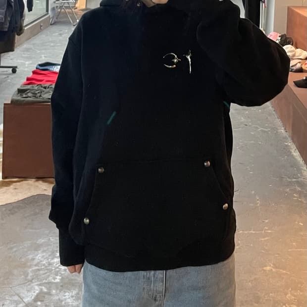 떠그클럽 블랙 아머 후드티 H2363